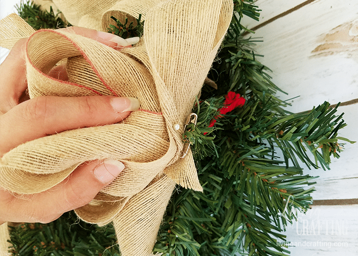 DIY Burlap Christmas Wreath 8