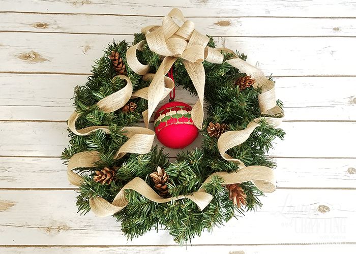 DIY Burlap Christmas Wreath 9