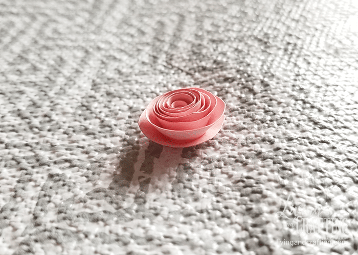 Small, Easy & Fast Paper Flower - Living and Crafting