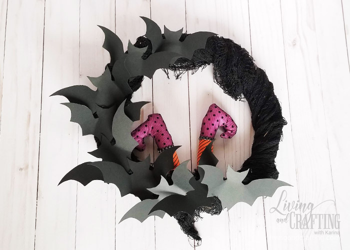 Easy Halloween Witch Wreath 10