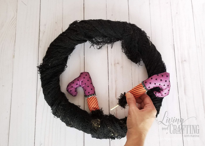 Easy Halloween Witch Wreath 5